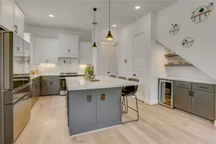 308 E 40th St, Houston, TX 77018 - Photo 8