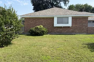 234 E Edgebrook Dr, Houston, TX 77034 - Photo 1