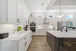 1529 Laird St, Houston, TX 77008 - Photo 8