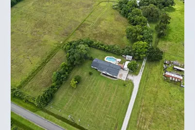 804 Otter Road, Anahuac, TX 77514 - Photo 2