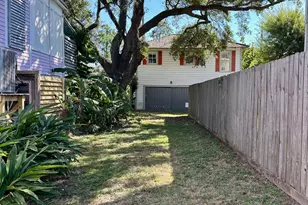 1009 Sealy St, Galveston, TX 77550 - Photo 18