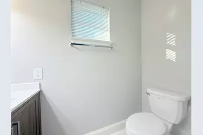 12715 Middlesbrough Lane, Houston, TX 77066 - Photo 16