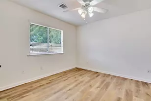 22 Queenscliff Circle, The Woodlands, TX 77382 - Photo 34