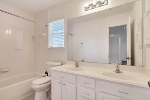 22 Queenscliff Circle, The Woodlands, TX 77382 - Photo 36