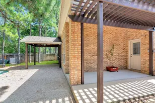 22 Queenscliff Circle, The Woodlands, TX 77382 - Photo 10