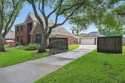 1207 Bob White Drive, Friendswood, TX 77546 - Photo 2