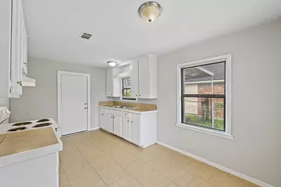 1718 Miami Road, Pasadena, TX 77502 - Photo 4