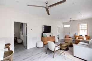 3209 Ave P 1/2, Galveston, TX 77550 - Photo 6