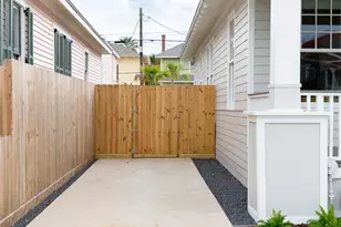 3209 Ave P 1/2, Galveston, TX 77550 - Photo 36