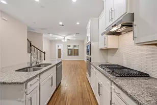 10408 Quiet Courtyard Rd, Houston, TX 77043 - Photo 6