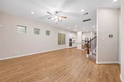 10408 Quiet Courtyard Road, Houston, TX 77043 - Photo 10