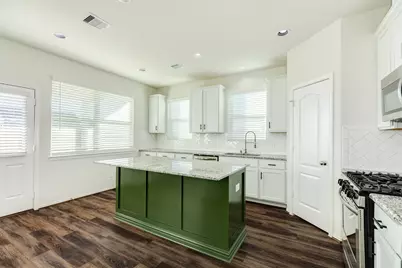 352 Selah Ct, Alvin, TX 77511 - Photo 12