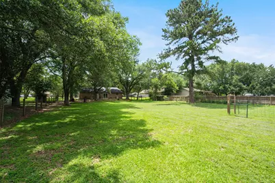 504 Walnut Street, Waller, TX 77484 - Photo 32
