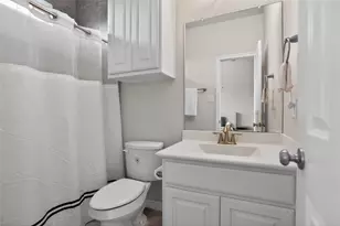 2841 Shadow Woods Ct, Houston, TX 77043 - Photo 38