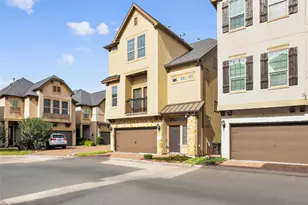 2841 Shadow Woods Ct, Houston, TX 77043 - Photo 2