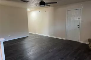 4112 19th St N, Texas City, TX 77590 - Photo 2