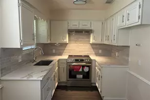 4112 19th St N, Texas City, TX 77590 - Photo 4