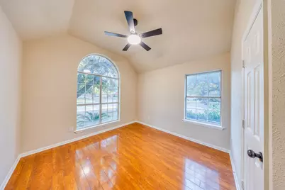 9103 Eaglecove Drive, Houston, TX 77064 - Photo 14