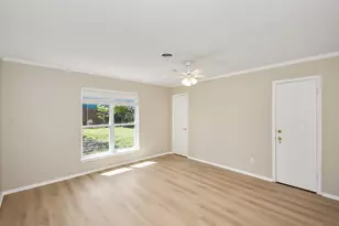 9515 Beverly Hill St, Houston, TX 77063 - Photo 24