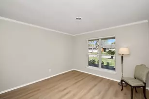 9515 Beverly Hill St, Houston, TX 77063 - Photo 18