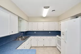 9515 Beverly Hill St, Houston, TX 77063 - Photo 12