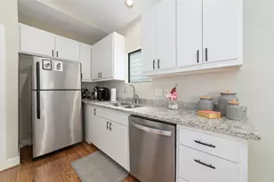 917 W 21st St, Houston, TX 77008 - Photo 16