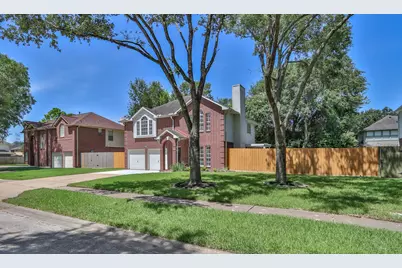 1333 Deer Ridge Drive, League City, TX 77573 - Photo 2
