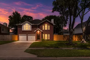 1333 Deer Ridge Dr, League City, TX 77573 - Photo 2