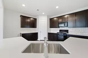 7702 Jade Crst Dr, Angleton, TX 77515 - Photo 10