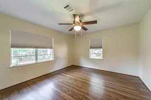 6637 Merry Ln, Houston, TX 77023 - Photo 18