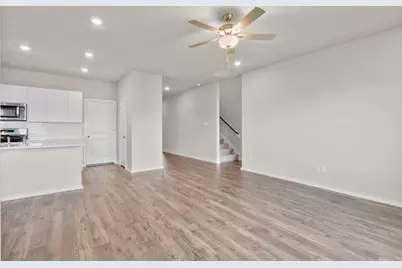 3542 Cardinal Pointe Drive, Angleton, TX 77515 - Photo 10