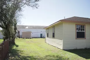 10418 S Oswego St, Houston, TX 77029 - Photo 24
