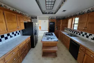 1046 Lutonsky Rd, Fayetteville, TX 78940 - Photo 12