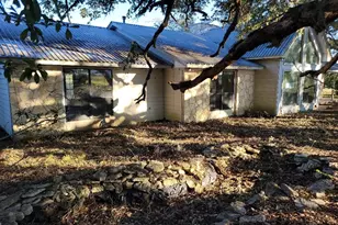 1046 Lutonsky Rd, Fayetteville, TX 78940 - Photo 2