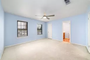 7505 Memorial Woods Dr, Houston, TX 77024 - Photo 10