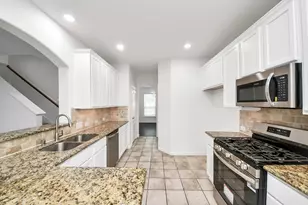 6527 Hunters Trace Ln, Baytown, TX 77521 - Photo 8