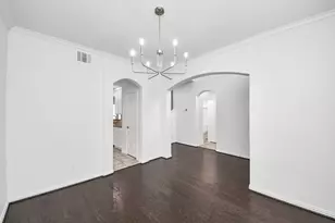 6527 Hunters Trace Ln, Baytown, TX 77521 - Photo 4