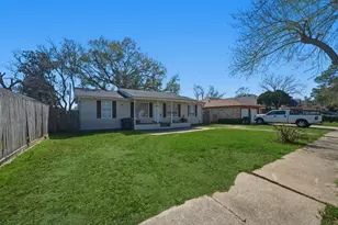 10415 Norton Dr, Houston, TX 77043 - Photo 2