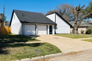 5506 Cactus Forest Dr, Houston, TX 77088 - Photo 2