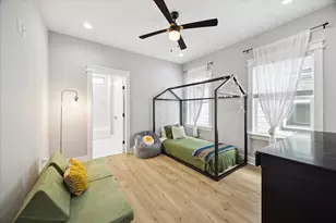 6496 T C Jester Blvd, Houston, TX 77091 - Photo 16