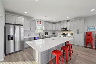 1326 Emerald Dr, Crystal Beach, TX 77650 - Photo 14