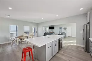 1326 Emerald Dr, Crystal Beach, TX 77650 - Photo 16
