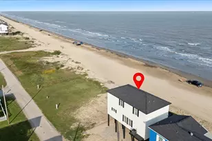 1326 Emerald Dr, Crystal Beach, TX 77650 - Photo 4