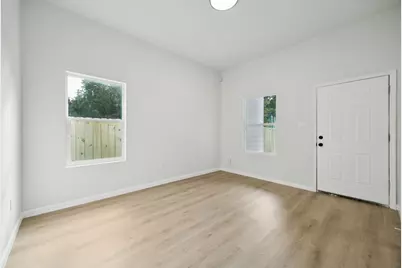 422 New Hampshire Street, Houston, TX 77029 - Photo 10
