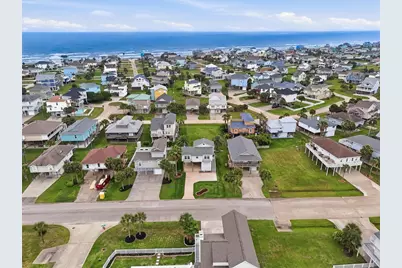 13915 Pirates Beach Boulevard, Galveston, TX 77554 - Photo 20