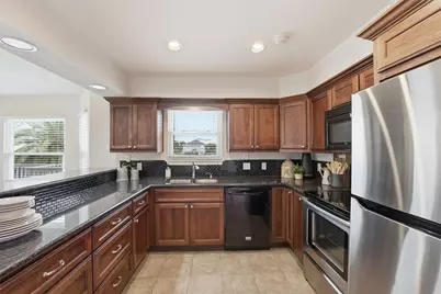13915 Pirates Beach Boulevard, Galveston, TX 77554 - Photo 6