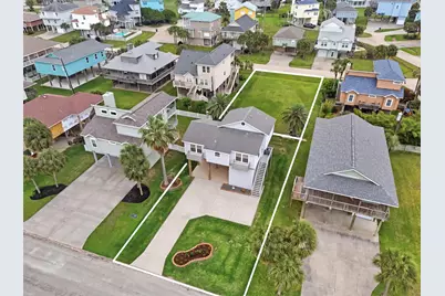 13915 Pirates Beach Boulevard, Galveston, TX 77554 - Photo 1