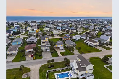 13915 Pirates Beach Boulevard, Galveston, TX 77554 - Photo 26