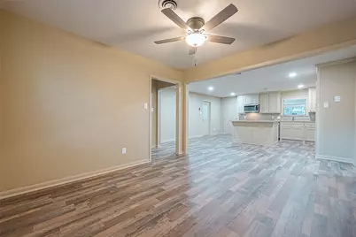 722 Venice Street, Sugar Land, TX 77478 - Photo 4