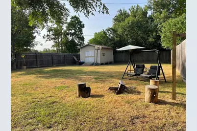 119 E Cleveland Street, Baytown, TX 77520 - Photo 10